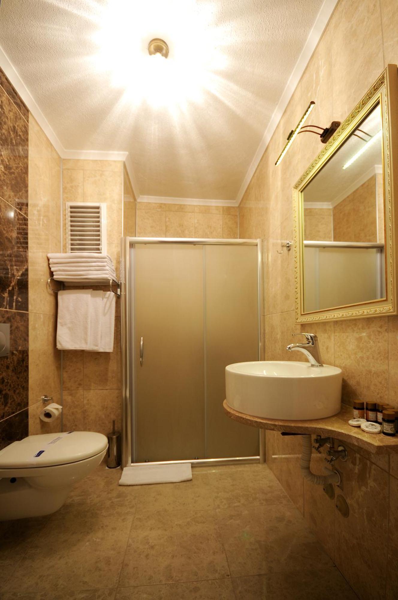 Edahan Hotel Biga Pokoj fotografie